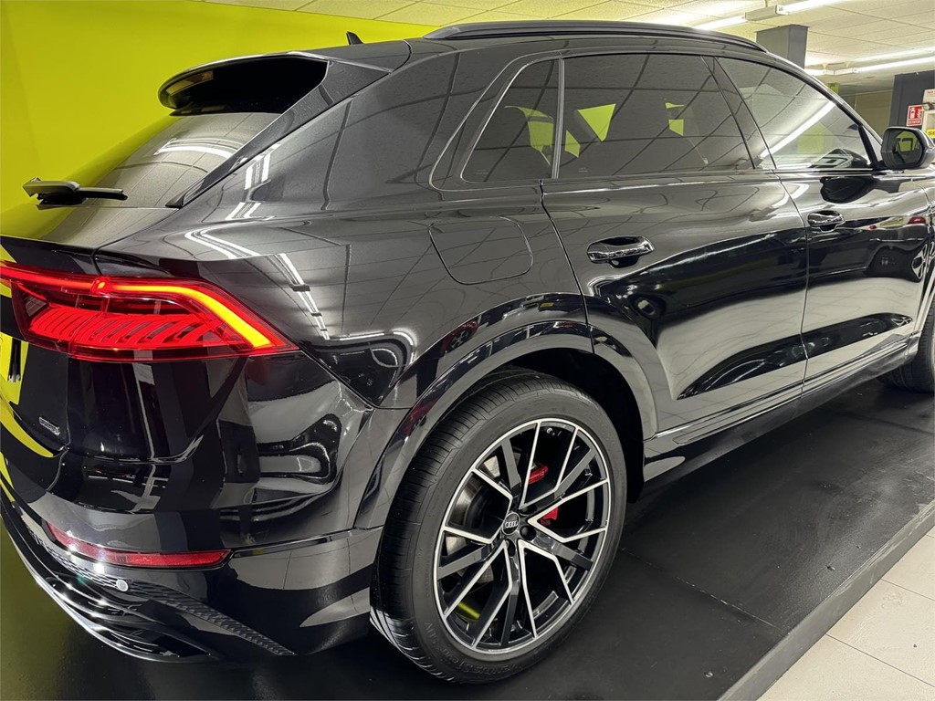 Foto 7 AUDI Q8