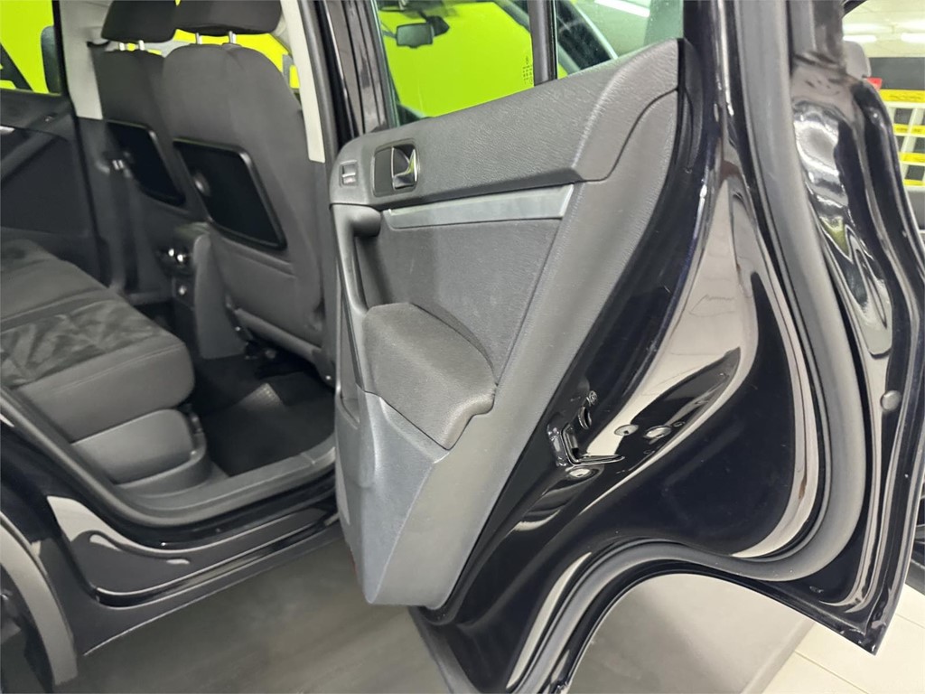 Foto 24 VOLSKWAGEN TIGUAN